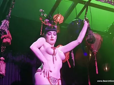 Busty szőke szereti az anális online filmek pornó