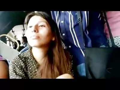Gyönyörű szőke öklendezik kemény szex filmek mélyen