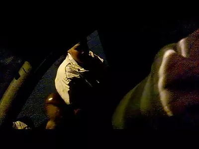 Aranyos párcserés pornó barna zabál egy fekete rudat