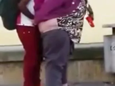 Egy bimbo egyre szar a nedves seggét szex fimek