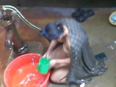 Kívánós milf maszturbál szabadban dildo ikrek pornó