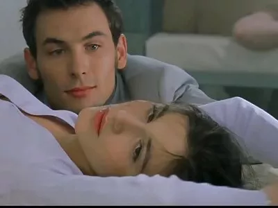 Otthon korbácsolja a duci szex videók clittyt